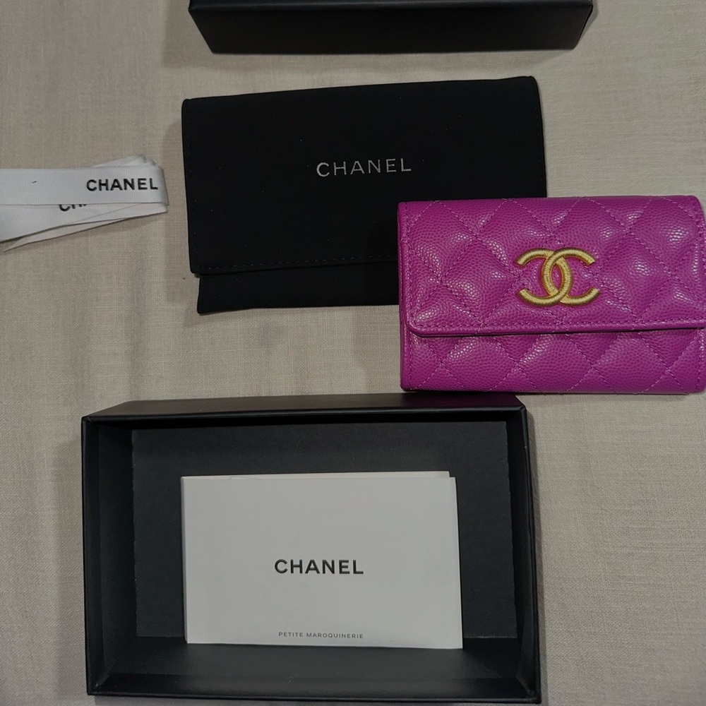 CHANEL wallet card holder